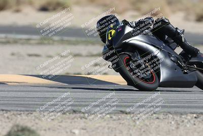 media/Oct-04-2025-CVMA (Sat) [[408bcdd6e4]]/Race 10-Amateur Supersport Middleweight/